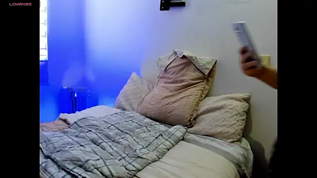 lilith eve28 online show from April 6, 2026, 4:19 pm