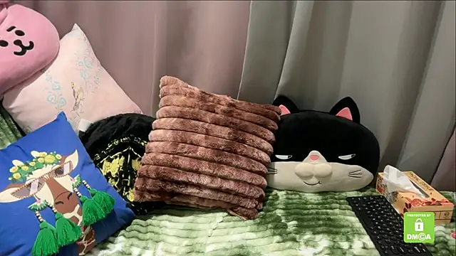 Unique-Beauty online show from November 28, 2025, 4:29 pm