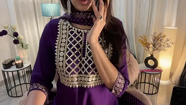 Snapshot of Unique-Beauty chatting on January 14, 2025, 2:00 pm Unique-Beauty online show from January 14, 2025, 2:00 pm