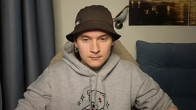 Snapshot of MoreRealAlex chatting on May 29, 2026, 12:16 am MoreRealAlex online show from May 29, 2026, 12:16 am