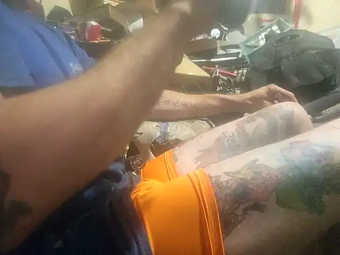 robeaulieu02 online show from October 19, 2025, 8:28 am