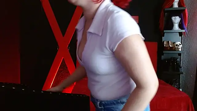 Naty slavedoll online show from March 4, 2025, 6:50 pm