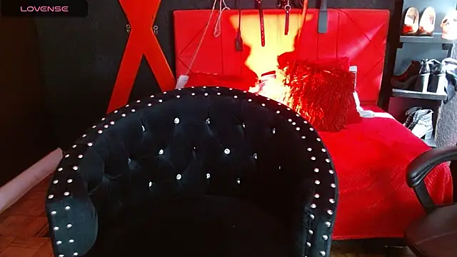 Naty slavedoll online show from February 28, 2025, 7:03 pm