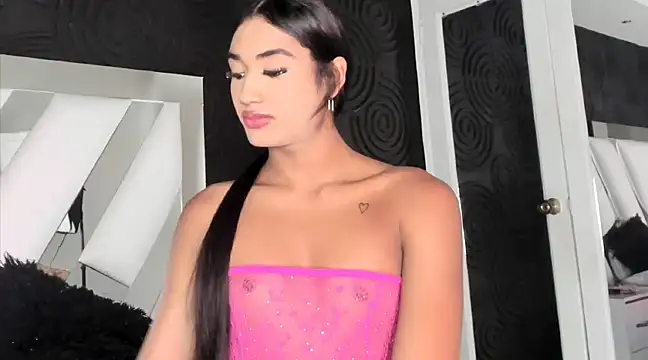 ambermartin  online show from February 6, 2025, 1:27 am