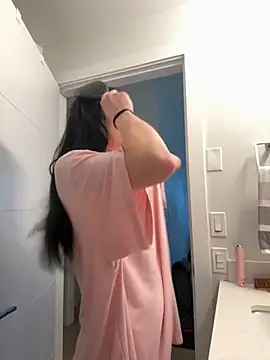 Snapshot of NattyFierros chatting on November 26, 2025, 5:46 pm NattyFierros online show from November 26, 2025, 5:46 pm