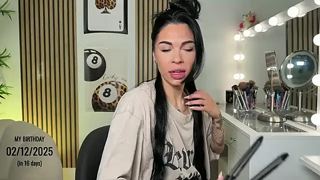 Snapshot of NattyFierros chatting on November 16, 2025, 8:08 am NattyFierros online show from November 16, 2025, 8:08 am