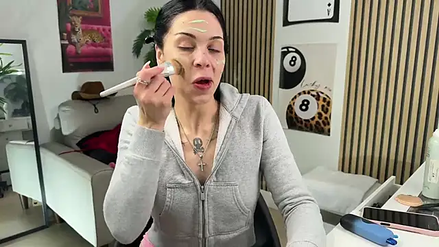 NattyFierros online show from October 4, 2025, 8:05 am