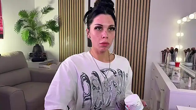 NattyFierros online show from October 30, 2025, 7:39 am