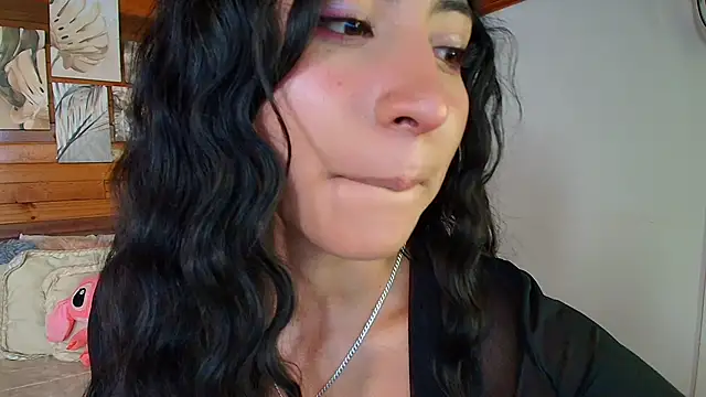 amber curly online show from February 11, 2026, 7:47 pm