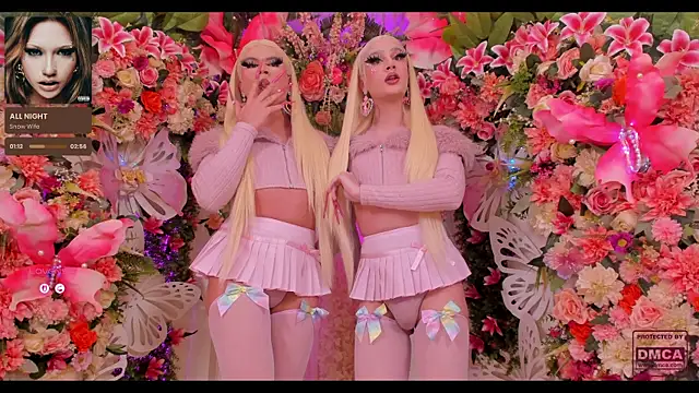 Snapshot of AlisonSharon chatting on September 26, 2025, 8:05 pm AlisonSharon online show from September 26, 2025, 8:05 pm