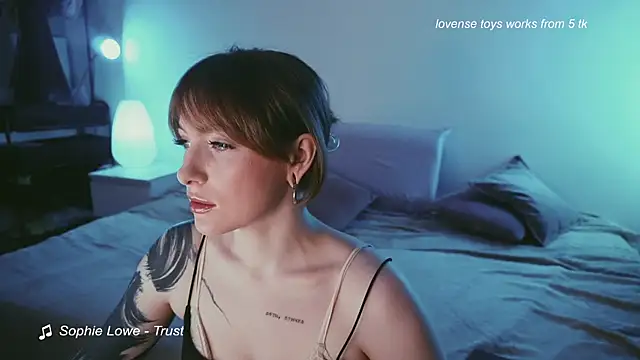 kris69kiss online show from November 9, 2025, 2:32 pm