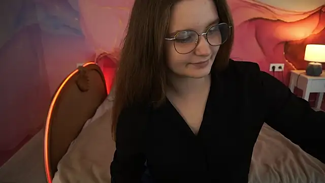 Snapshot of MagicPeachh_ chatting on September 23, 2025, 8:21 am MagicPeachh online show from September 23, 2025, 8:21 am