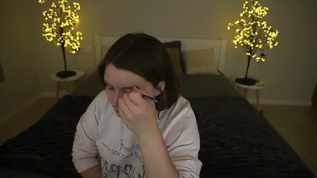 Snapshot of MagicPeachh_ chatting on October 3, 2025, 5:53 am MagicPeachh online show from October 3, 2025, 5:53 am