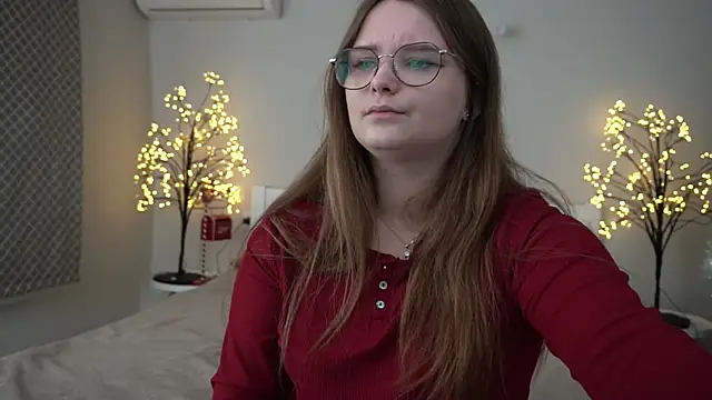 MagicPeachh  online show from January 13, 2025, 6:27 am