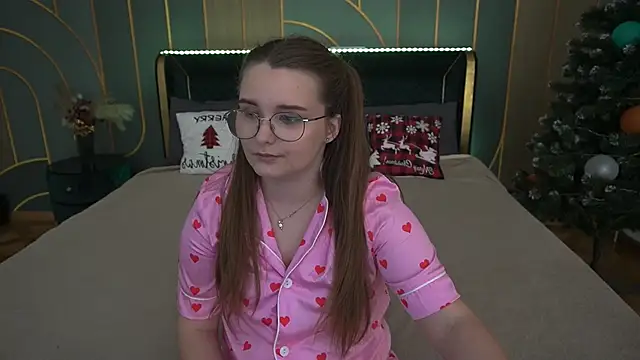 MagicPeachh  online show from January 7, 2025, 1:46 pm