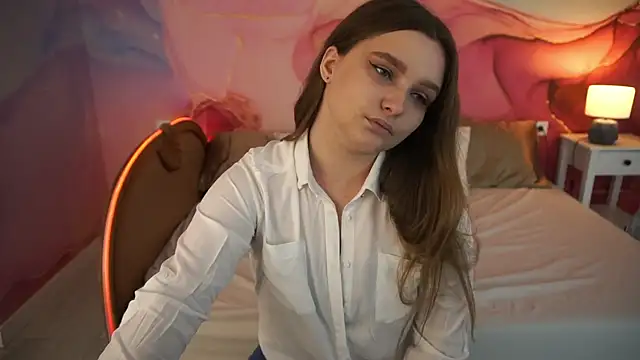 Snapshot of MagicPeachh_ chatting on September 17, 2025, 12:40 pm MagicPeachh online show from September 17, 2025, 12:40 pm