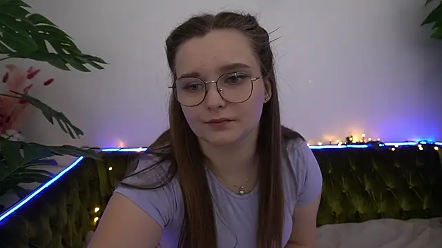 MagicPeachh  online show from January 15, 2025, 2:02 pm