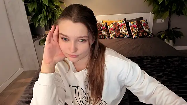 Snapshot of MagicPeachh_ chatting on October 9, 2025, 12:38 pm MagicPeachh online show from October 9, 2025, 12:38 pm