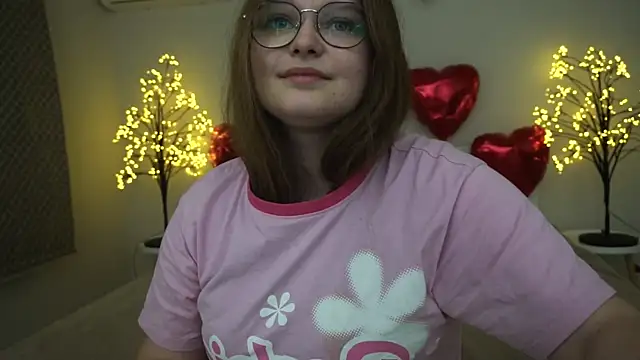 MagicPeachh  online show from February 28, 2025, 4:31 pm