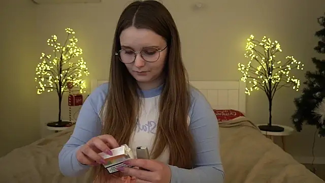 MagicPeachh  online show from January 16, 2025, 5:55 pm