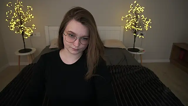 Snapshot of MagicPeachh_ chatting on October 6, 2025, 12:39 pm MagicPeachh online show from October 6, 2025, 12:39 pm