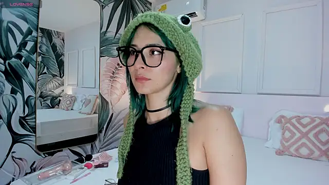 Snapshot of Ramona_Flower chatting on November 28, 2025, 2:12 am Ramona Flower online show from November 28, 2025, 2:12 am