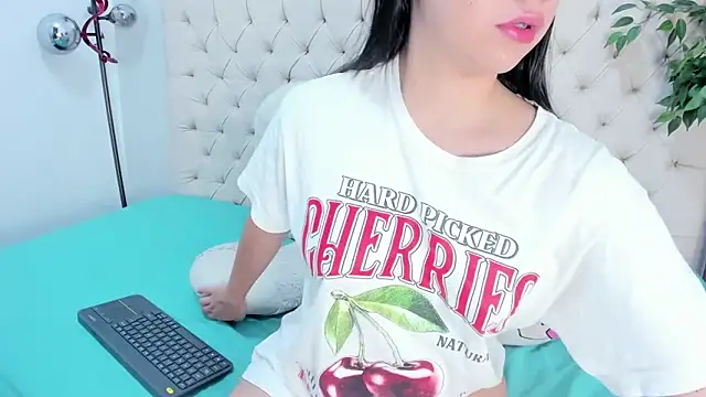 Victoria Coleman online show from April 12, 2026, 11:46 am