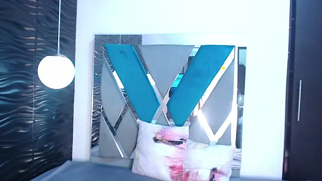 Snapshot of Victoria_Coleman chatting on October 1, 2025, 11:03 am Victoria Coleman online show from October 1, 2025, 11:03 am