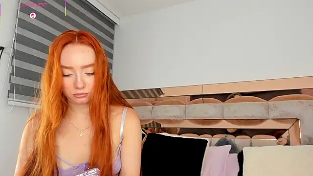 Snapshot of CamiiLovers chatting on February 18, 2026, 12:52 am CamiiLovers online show from February 18, 2026, 12:52 am