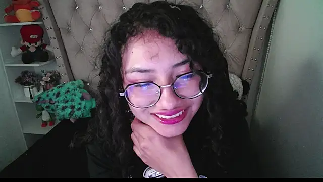 Snapshot of CherieCurl chatting on September 26, 2025, 1:34 am CherieCurl online show from September 26, 2025, 1:34 am