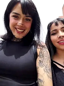 taaylor33 online show from October 29, 2025, 5:23 pm