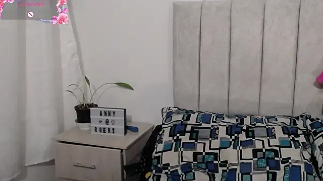 anny roberts online show from October 3, 2025, 3:30 am