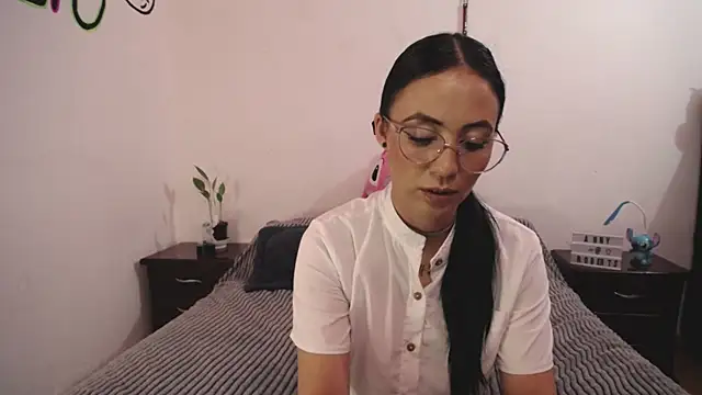 anny roberts online show from February 10, 2025, 11:34 pm