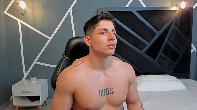 Snapshot of Johan_Williams_07 chatting on December 3, 2024, 8:00 am Johan Williams 07 online show from December 3, 2024, 8:00 am