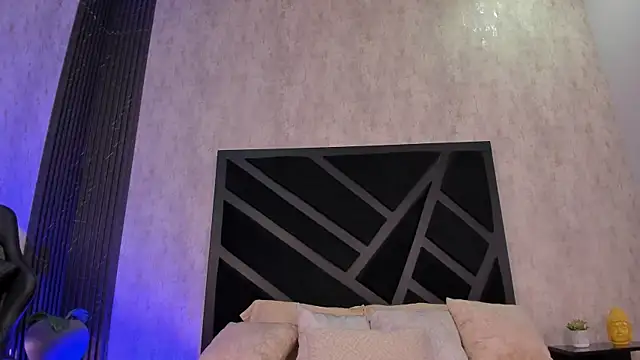 Snapshot of Johan_Williams_07 chatting on July 9, 2026, 12:33 am Johan Williams 07 online show from July 9, 2026, 12:33 am