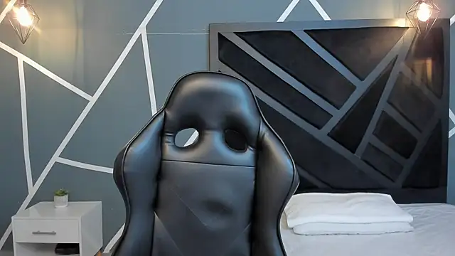 Snapshot of Johan_Williams_07 chatting on December 7, 2024, 2:58 am Johan Williams 07 online show from December 7, 2024, 2:58 am