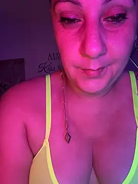 DeeLight124 online show from April 12, 2026, 5:22 am