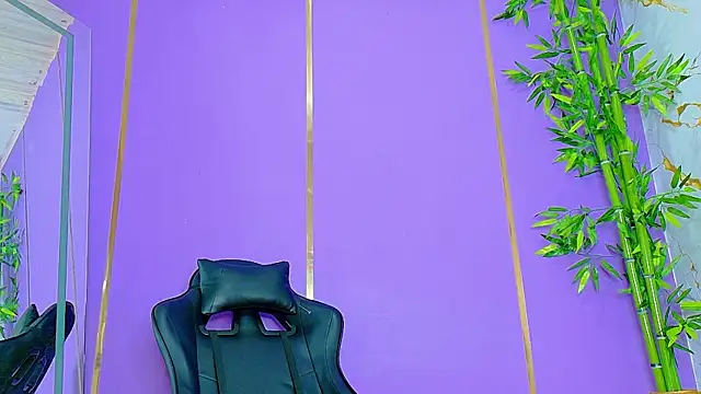 Snapshot of scarlet-jonesx chatting on October 23, 2025, 6:45 am scarlet-jonesx online show from October 23, 2025, 6:45 am