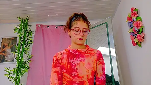 scarlet-jonesx online show from February 23, 2026, 9:59 pm