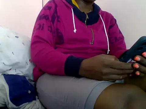 Snapshot of Hot-zeenah chatting on September 16, 2025, 5:25 pm Hot-zeenah online show from September 16, 2025, 5:25 pm