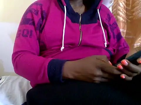 Hot-zeenah online show from September 14, 2025, 8:04 am