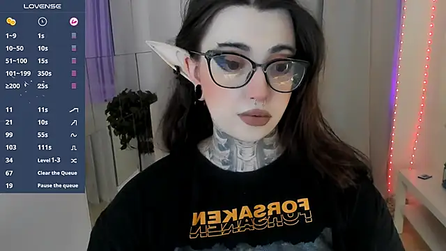 Dixi Pixi  online show from October 10, 2025, 5:41 am