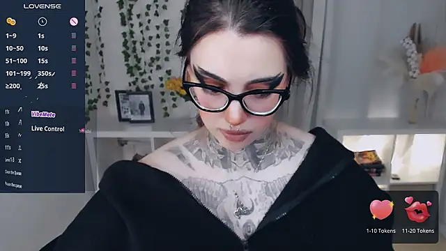 Snapshot of Dixi_Pixi_ chatting on February 8, 2026, 5:49 am Dixi Pixi online show from February 8, 2026, 5:49 am