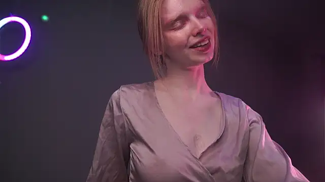 ginger hugs online show from January 7, 2026, 10:04 pm