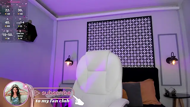 Chloe fischer  online show from December 14, 2024, 1:59 pm