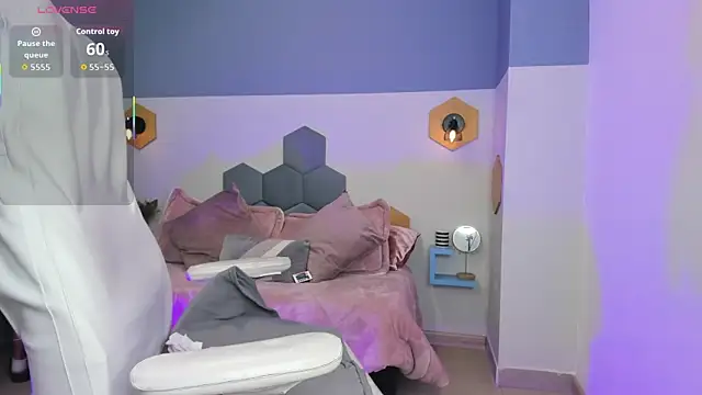 Snapshot of Chloe_fischer_ chatting on October 6, 2025, 3:02 pm Chloe fischer online show from October 6, 2025, 3:02 pm