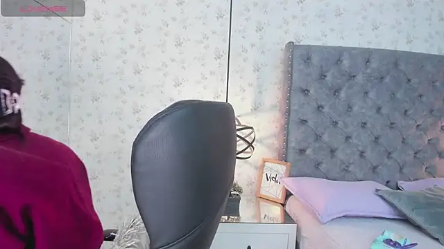 MissSussy online show from April 6, 2026, 11:33 am