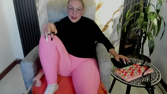 Snapshot of BrendaSex_Hot chatting on February 5, 2026, 8:37 pm BrendaSex Hot online show from February 5, 2026, 8:37 pm