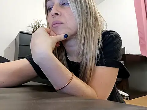 sweethotmilf888 online show from February 18, 2025, 5:09 pm