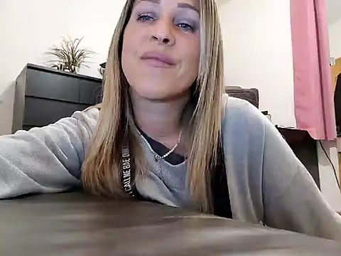 sweethotmilf888 online show from February 12, 2025, 5:16 pm